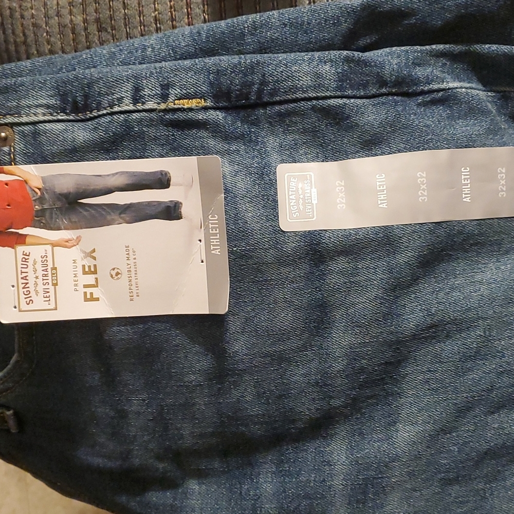 Jeans - Picture 2 of 4
